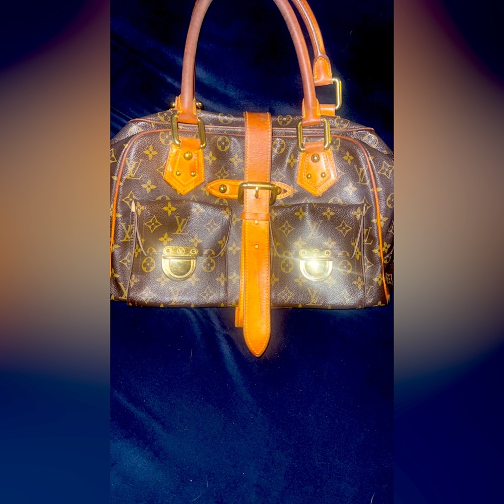 Louis Vuitton purse SALE TODAY ONLY)